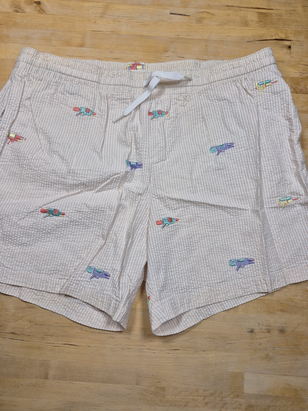 chubbies Cream Seersucker Shorts with Multicolor Water Gun Embroidery